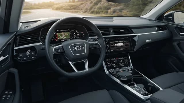 2021 Audi e-tron — Audi e-tron washer solvent light