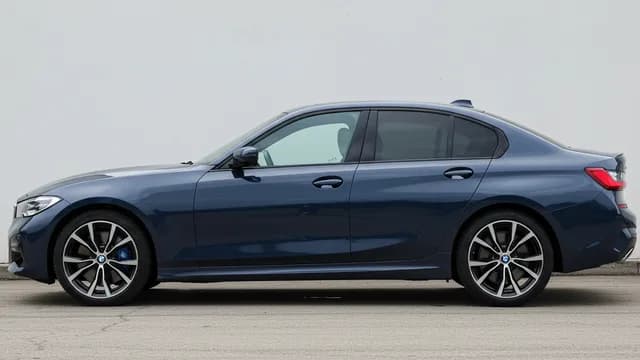 2021 BMW 330i — 2021 BMW 330i manufacturer_communication