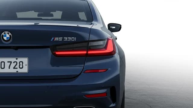 2021 BMW 330i — 2021 BMW 330i manufacturer_communication