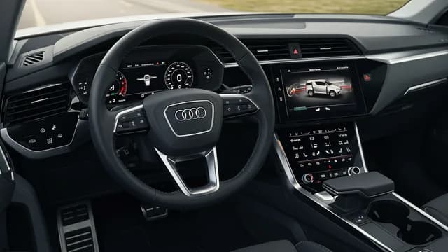 2021 Audi e-tron — Audi e-tron implausible range display