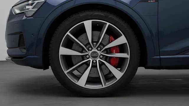 2021 Audi e-tron — Audi parking aid B107BF0