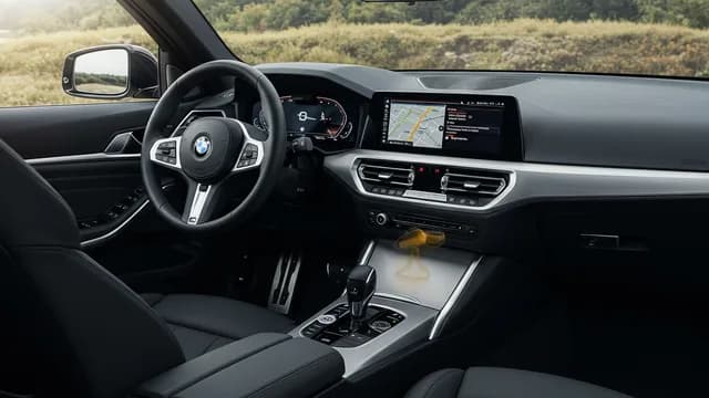2021 BMW 330i — 2021 BMW 330i manufacturer_communication