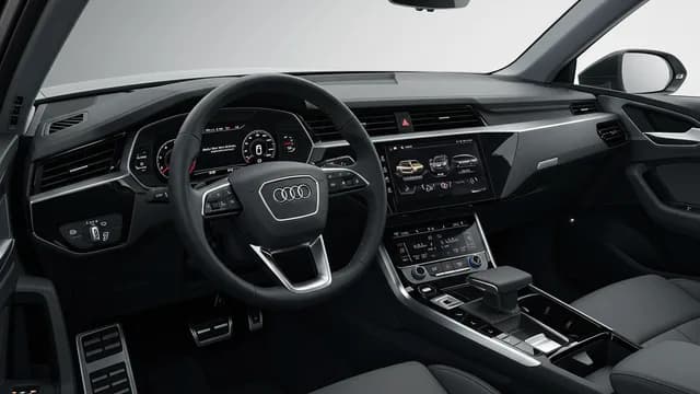 2022 Audi e-tron — Audi e-tron Pre Sense warning
