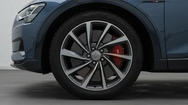 2022 Audi e-tron — Audi e-tron ABS warning P060700