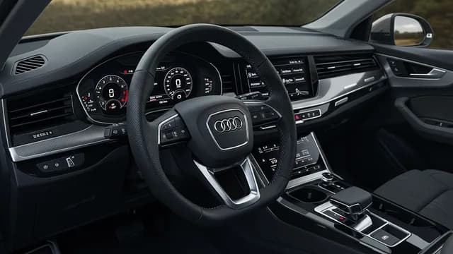 2022 Audi Q8 — Audi virtual cockpit vertical line