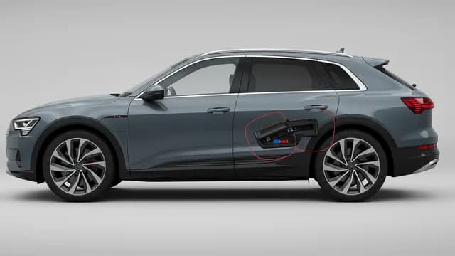 2021 Audi e-tron — Audi e-tron compartment lid