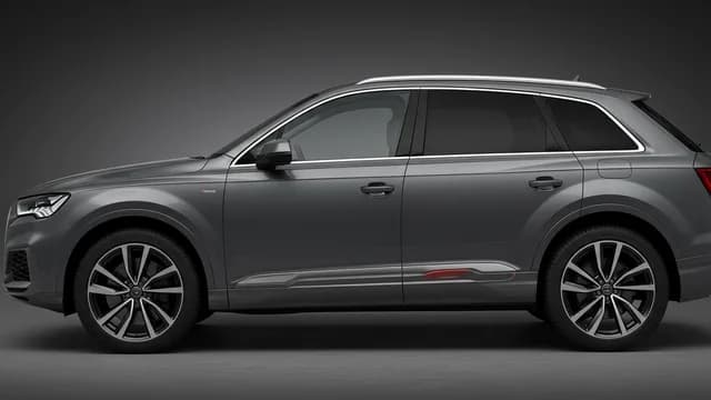 2021 Audi Q7 — Audi Q7 front door trim gap