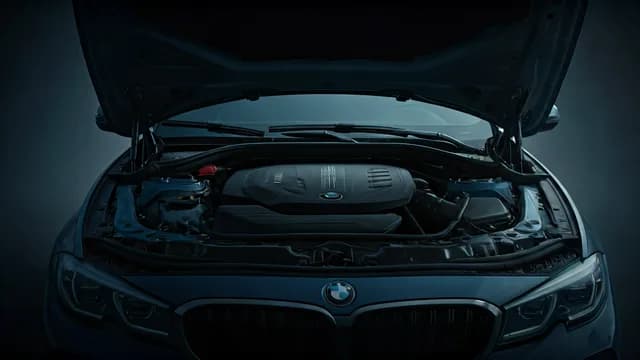2021 BMW 330i — 2021 BMW 330i manufacturer_communication