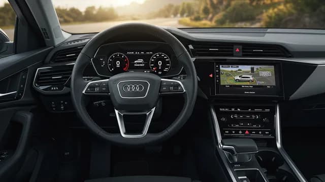 2022 Audi e-tron — Audi e-tron instrument cluster noise
