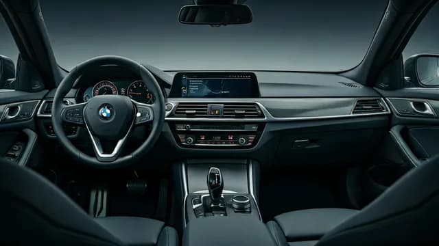 2022 BMW 330i — 2022 BMW 330i manufacturer_communication