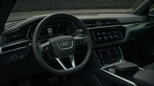 2021 Audi e-tron — Audi e-tron DTC B200049