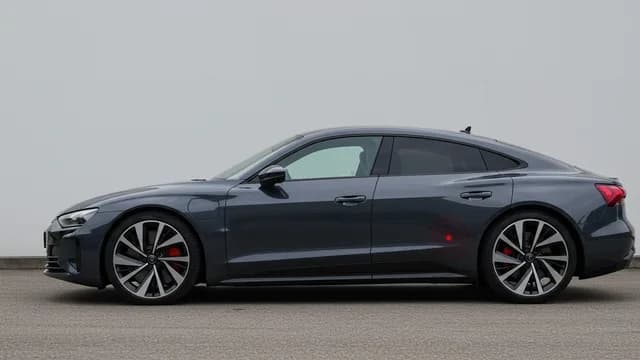 2022 Audi RS e-tron GT — 2022 Audi RS e-tron GT manufacturer_communication