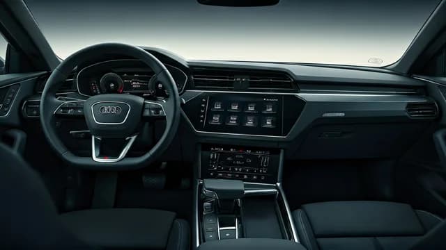 2022 Audi e-tron — Audi head-up display fault