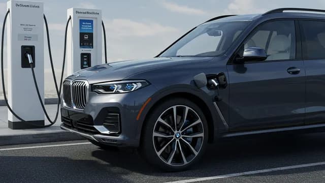 2023 BMW X7 — 2023 BMW X7 manufacturer_communication