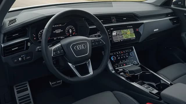 2021 Audi e-tron — Audi e-tron instrument cluster fault