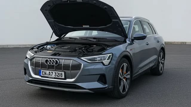 2023 Audi e-tron — 2023 Audi e-tron manufacturer_communication
