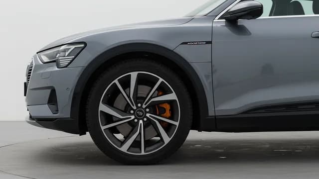 2023 Audi e-tron — Audi e-tron suspension DTC U12B800