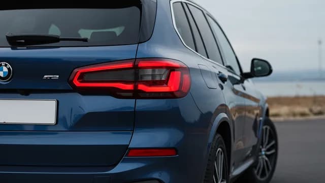 2021 BMW X5 — 2021 BMW X5 manufacturer_communication