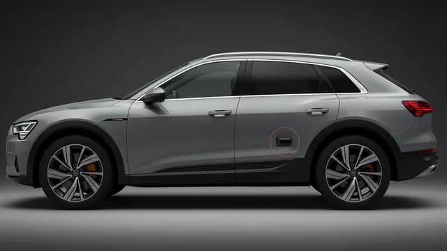 2022 Audi e-tron — Audi e-tron door lock