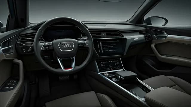 2022 Audi e-tron — Audi e-tron dashboard delamination