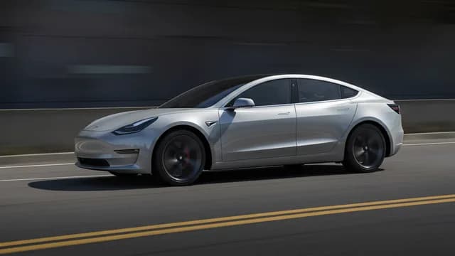 2023 TESLA Model 3 — Tesla Model 3 steering wheel separation