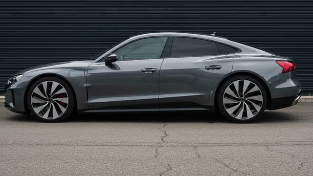 2023 Audi RS e-tron GT — Audi e-tron GT paint damage