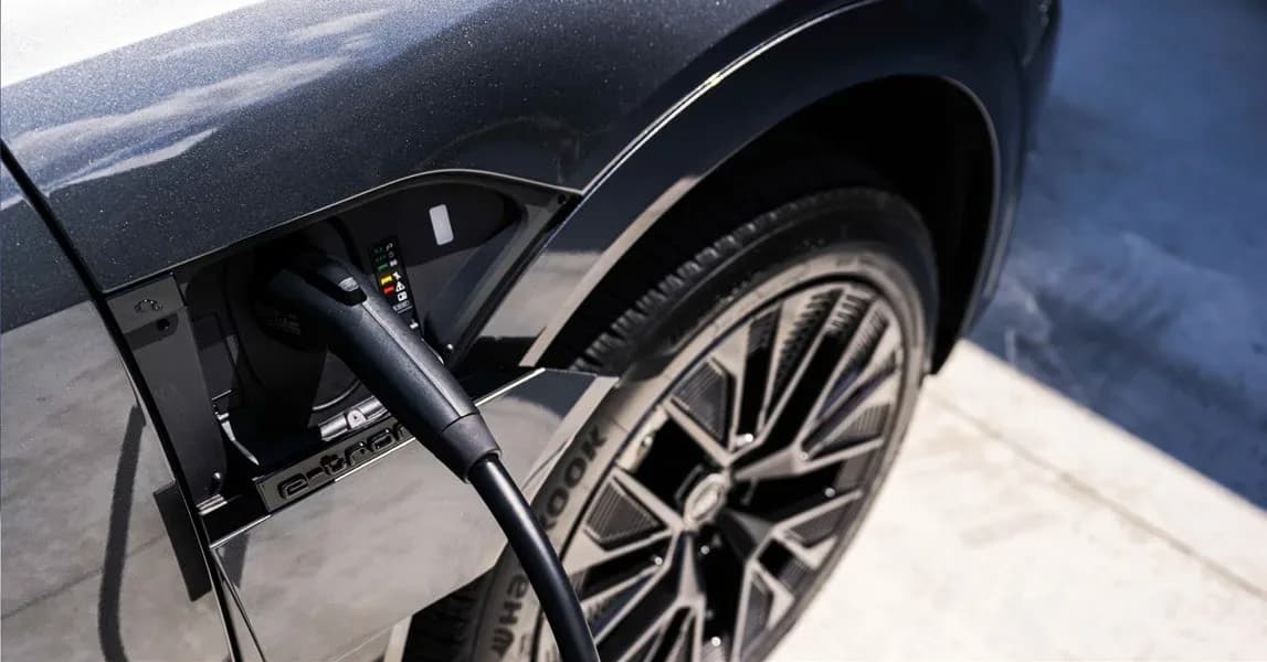 2023 Audi e-tron — manufacturer_communication document image 1