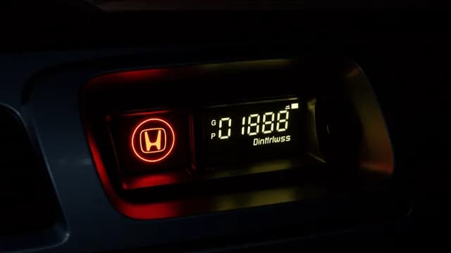 2021 Honda Civic — Honda display flashes