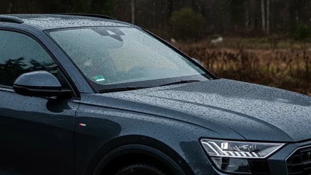 2023 Audi Q8 — Audi headliner sunroof rattle