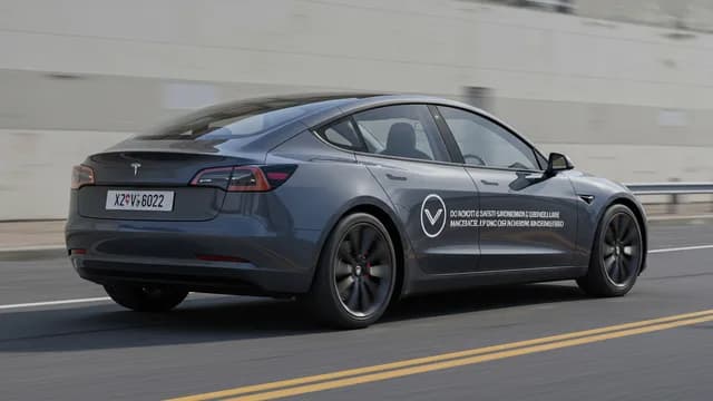 2022 TESLA Model 3 — 2022 TESLA Model 3 manufacturer_communication