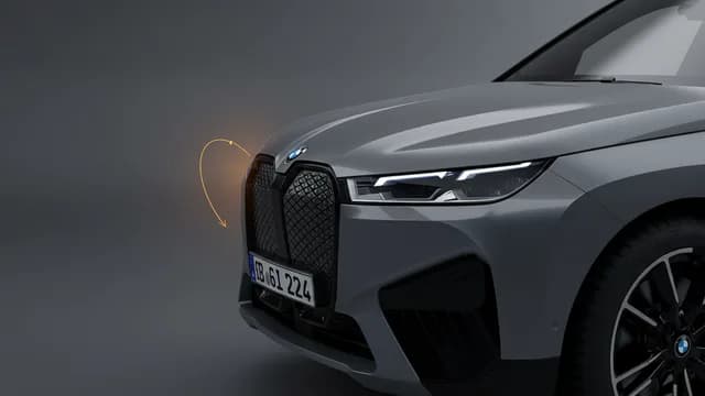 2024 BMW iX — BMW iX hood open warning