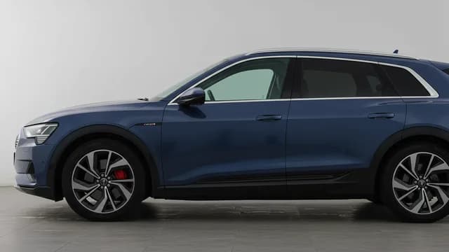 2023 Audi e-tron — Audi e-tron key user pairing