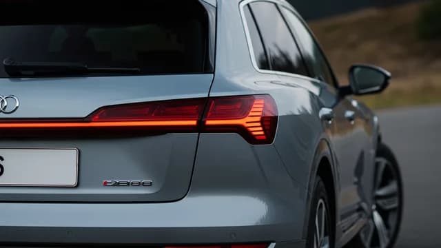 2022 Audi e-tron — Audi e-tron rear camera washer