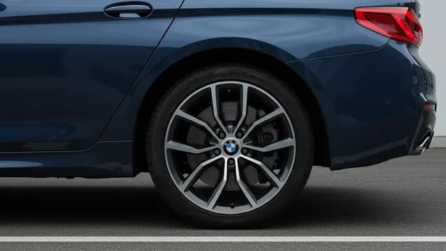 2024 BMW 530i — BMW 530i suspension strut holder