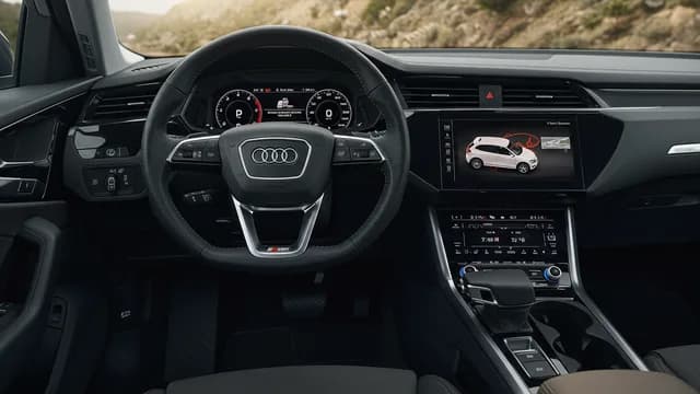 2022 Audi e-tron — Audi e-tron no MMI services