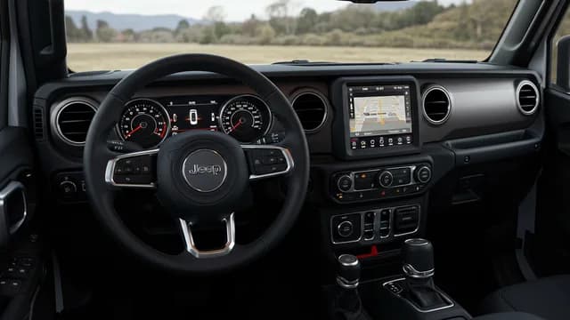 2025 Jeep Wrangler — Jeep Wrangler Uconnect Box Service