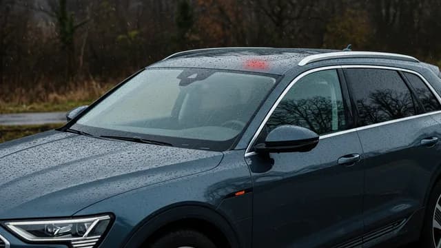 2022 Audi e-tron — Audi e-tron sunroof noise