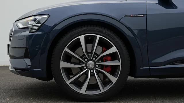 2022 Audi e-tron — Audi alloy wheel paint issue