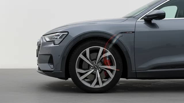 2022 Audi e-tron — Audi e-tron steering wheel heating
