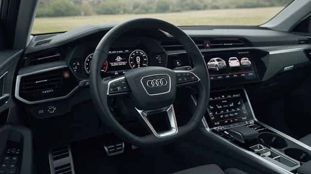 2023 Audi e-tron — Audi e-tron virtual cockpit pixel error