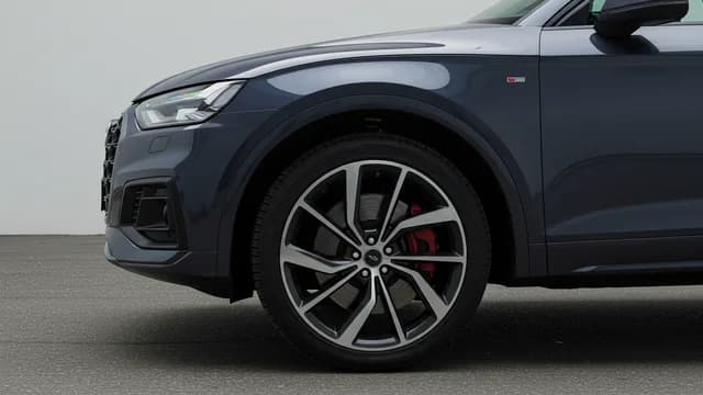 2026 Audi Q5 — Audi Q5 air suspension fault C141D07