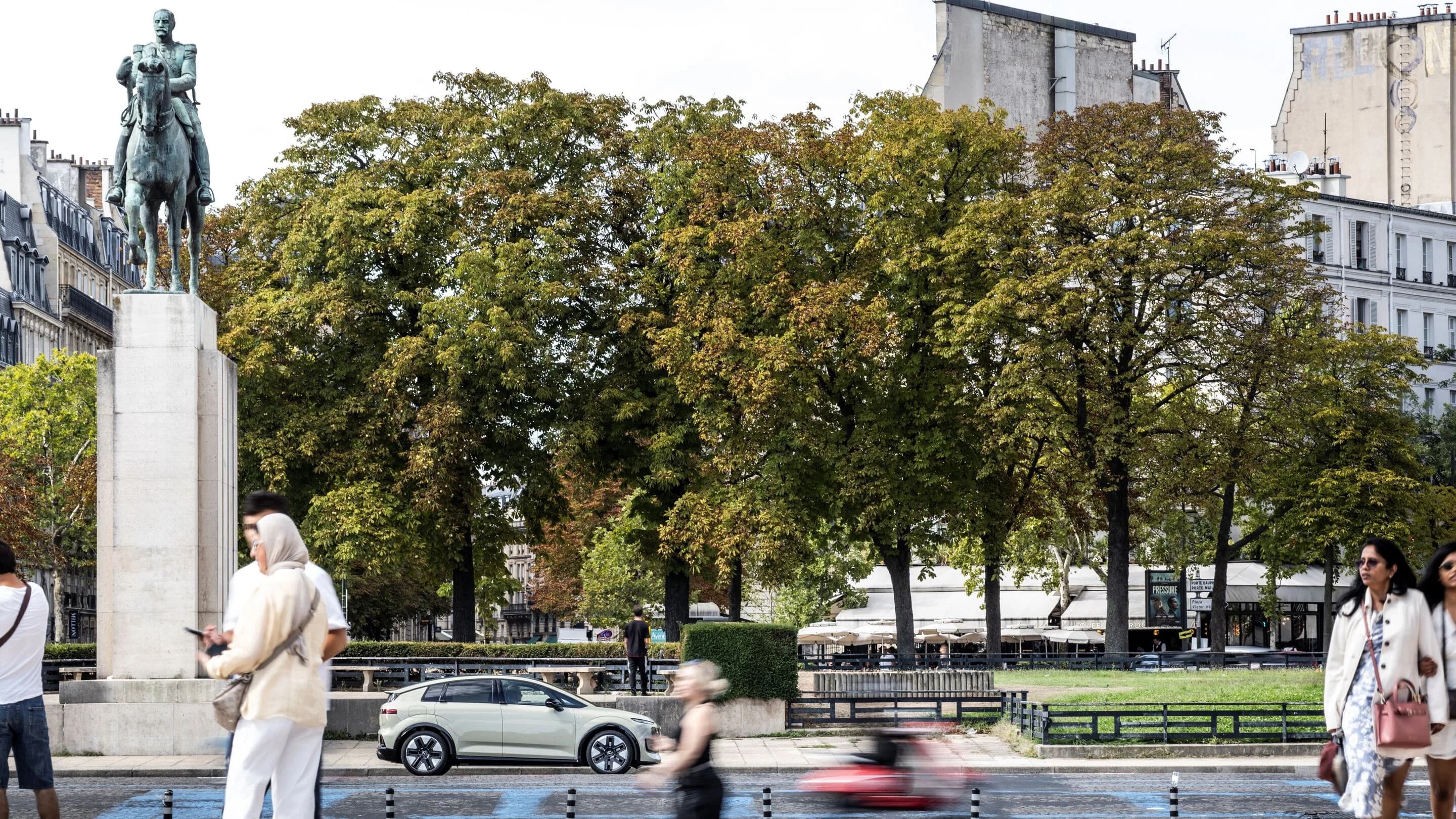 Audi presents the A2 e-tron - With its focus on efficiency, intelligent technology, and everyday usability, the Audi A2 e-tron is a tangible example of Audi’s renewal. Impressions from Paris.