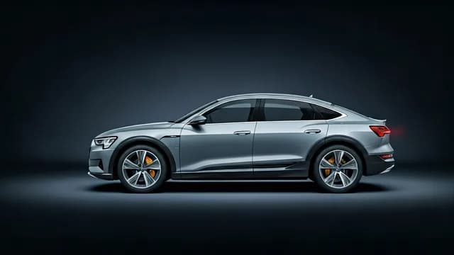 2021 Audi e-tron — Audi driver assist warnings