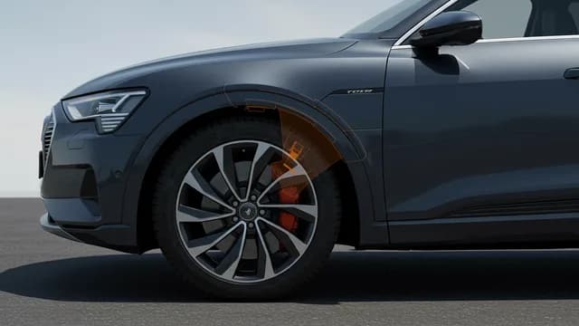2021 Audi e-tron — Audi e-tron steering wheel heating