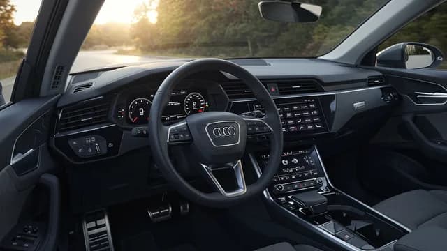 2023 Audi e-tron — Audi e-tron airbag warning light