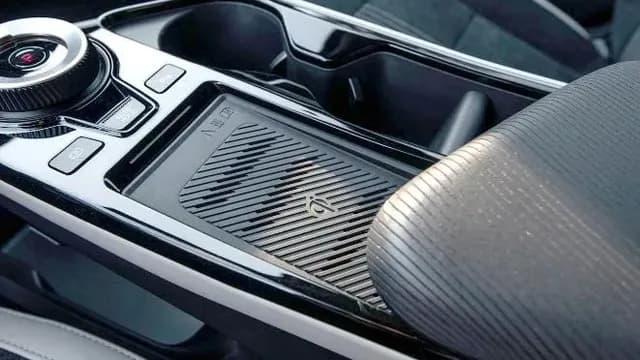 2023 Kia Sportage — manufacturer_communication document image 1