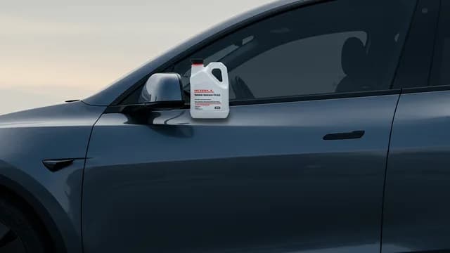 2022 TESLA Model Y — Tesla Model Y washer fluid