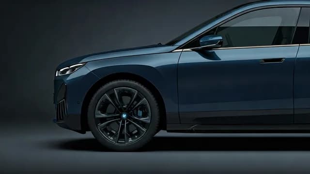 2022 BMW iX — 2022 BMW iX manufacturer_communication