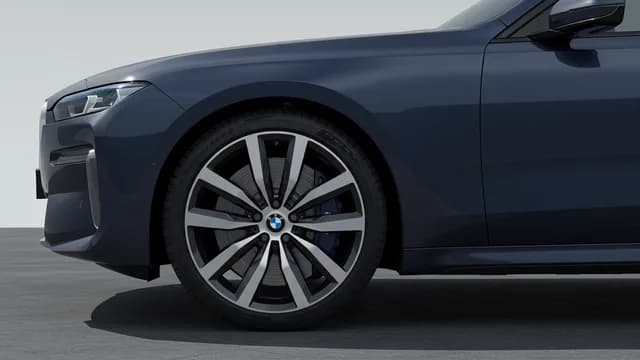 2024 BMW i7 — BMW i7 front axle knocking