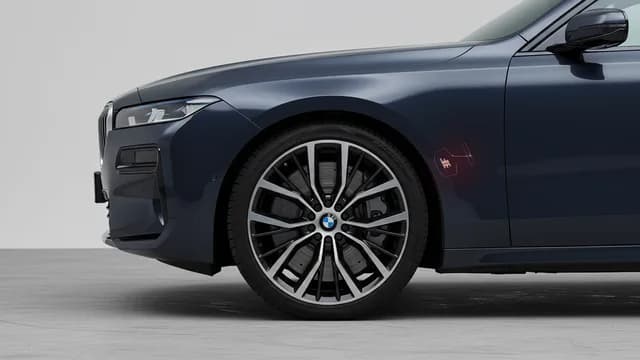 2023 BMW i7 — 2023 BMW i7 manufacturer_communication
